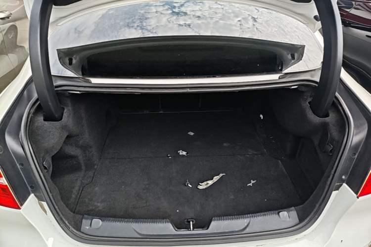 Used Jaguar XEL 2019 2.0T 200 PS Elite Edition Trunk