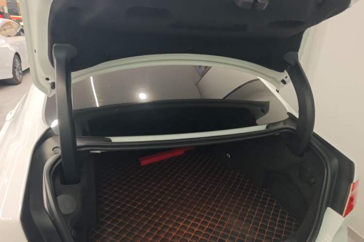 Used Jaguar XEL 2019 2.0T 200 PS Luxury Edition Trunk