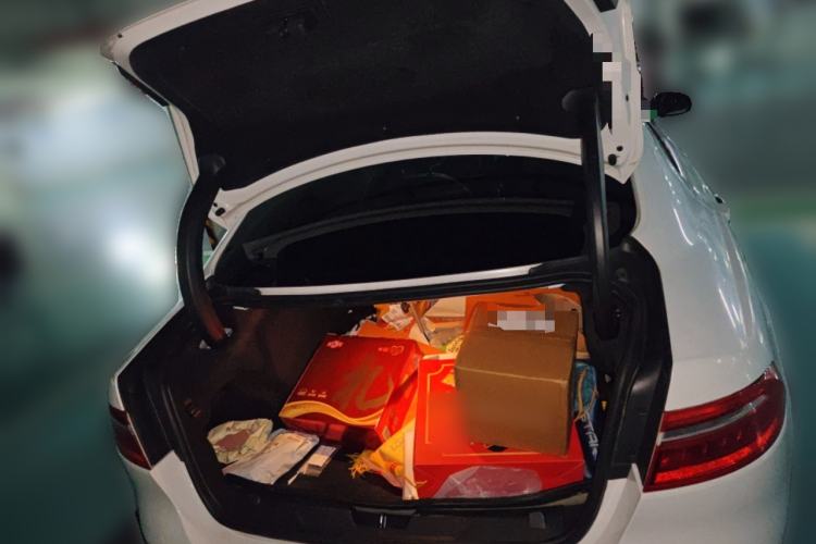 Used Jaguar XEL 2019 2.0T 200 PS Deluxe Edition Trunk