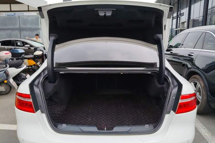 Used Jaguar XEL 2019 2.0T 200 PS Elite Edition Trunk