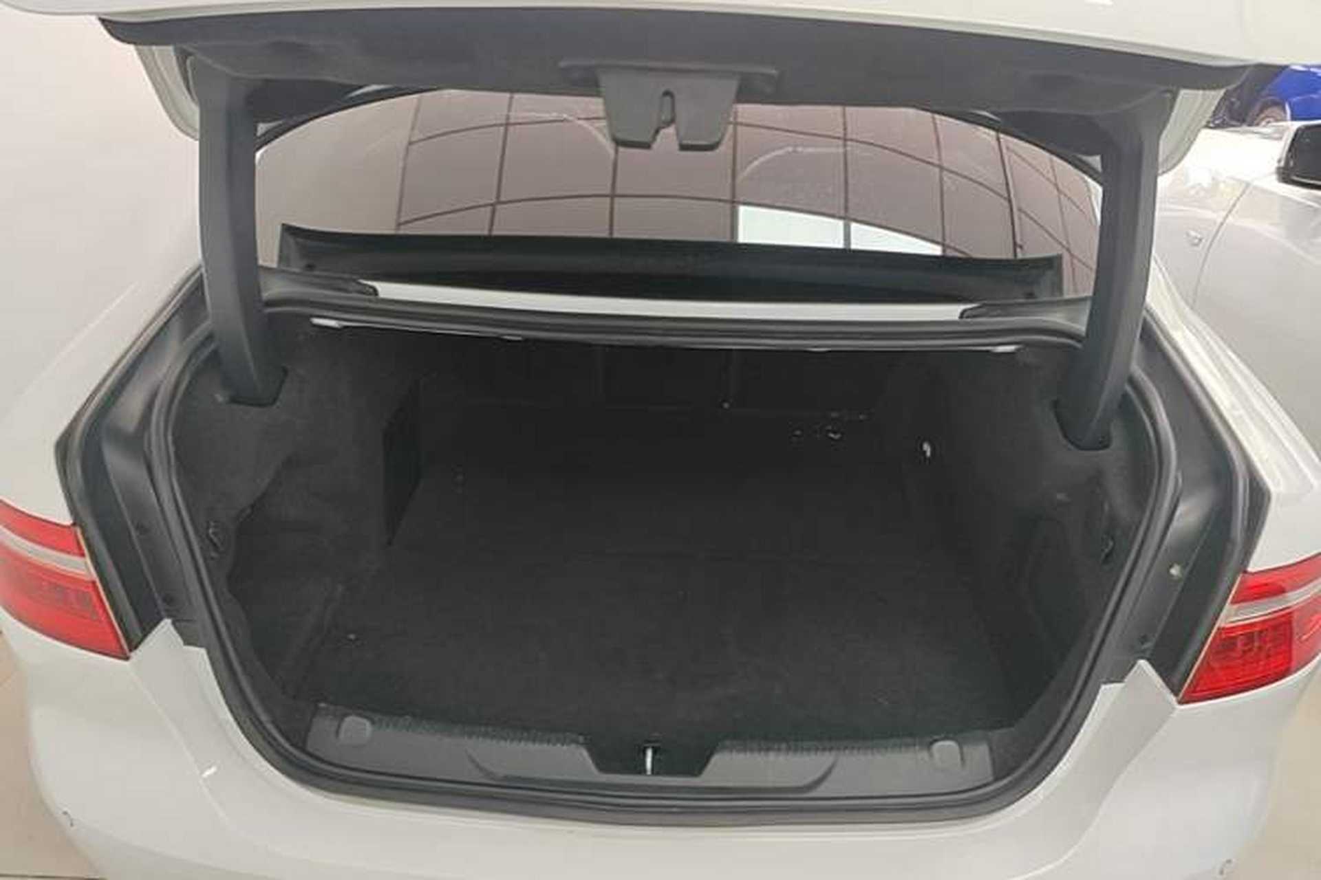 Used Jaguar XEL 2019 2.0T 200 PS Deluxe Edition Trunk