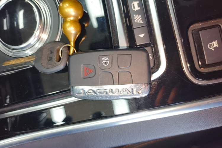 Used Jaguar XEL 2019 2.0T 200 PS Deluxe Edition Vehicle Key