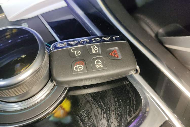 Used Jaguar XEL 2019 2.0T 200 PS Deluxe Edition Vehicle Key