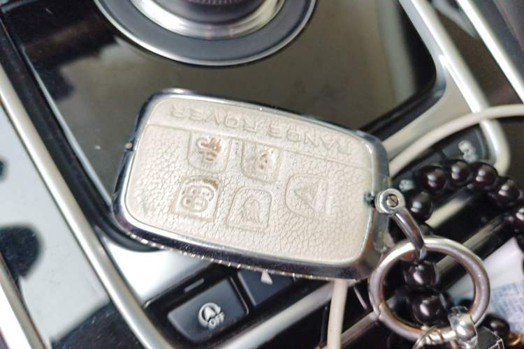 Used Jaguar XEL 2019 2.0T 200 PS Deluxe Edition Vehicle Key