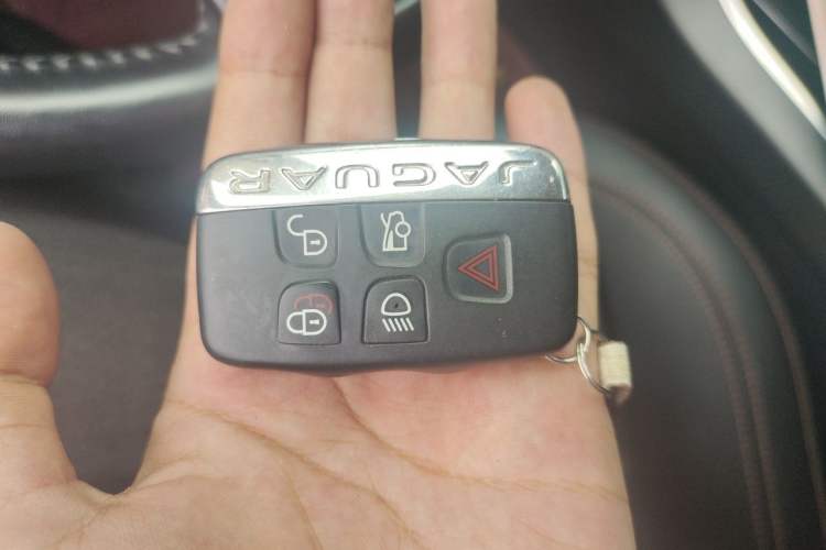 Used Jaguar XEL 2019 2.0T 200 PS Deluxe Edition Vehicle Key