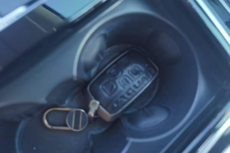 Used Jaguar XEL 2019 2.0T 200 PS Deluxe Edition Vehicle Key
