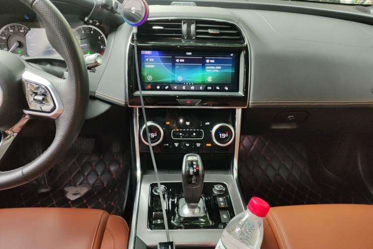 Used Jaguar XEL 2020 2.0T 200 PS R-DYNAMIC S Advanced Sport Edition Audio And AC Panel