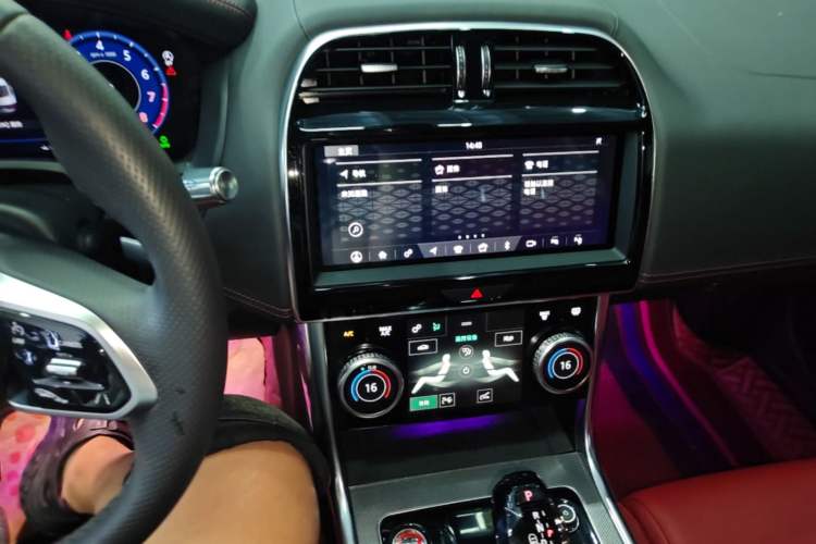 Used Jaguar XEL 2020 2.0T 200 PS Agent Exclusive Edition Audio And AC Panel