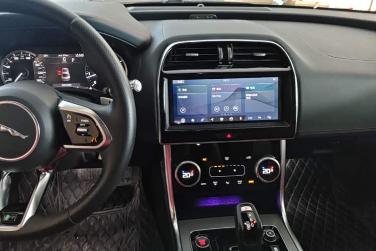 Used Jaguar XEL 2020 2.0T 200 PS R-DYNAMIC S Advanced Sport Edition Audio And AC Panel