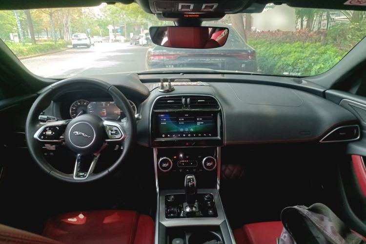 Used Jaguar XEL 2020 2.0T 200 PS R-DYNAMIC S Advanced Sport Edition Center Console