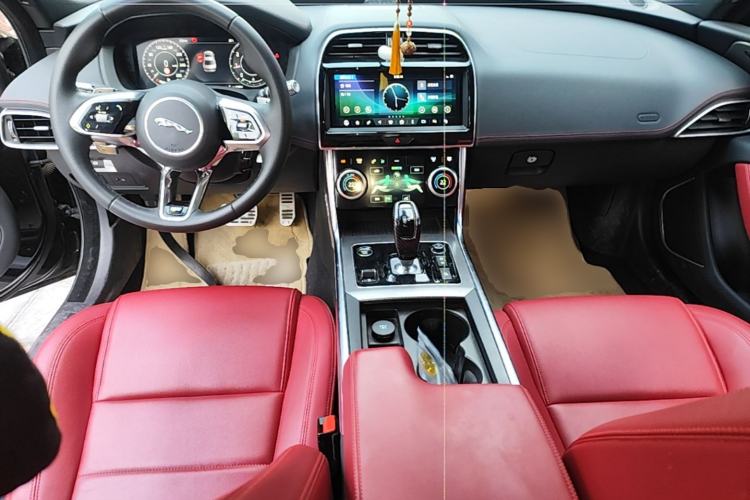 Used Jaguar XEL 2020 2.0T 200 PS R-DYNAMIC S Advanced Sport Edition Center Console
