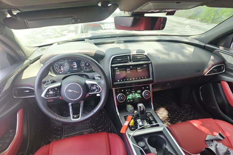 Used Jaguar XEL 2020 2.0T 200 PS R-DYNAMIC S Advanced Sport Edition Center Console