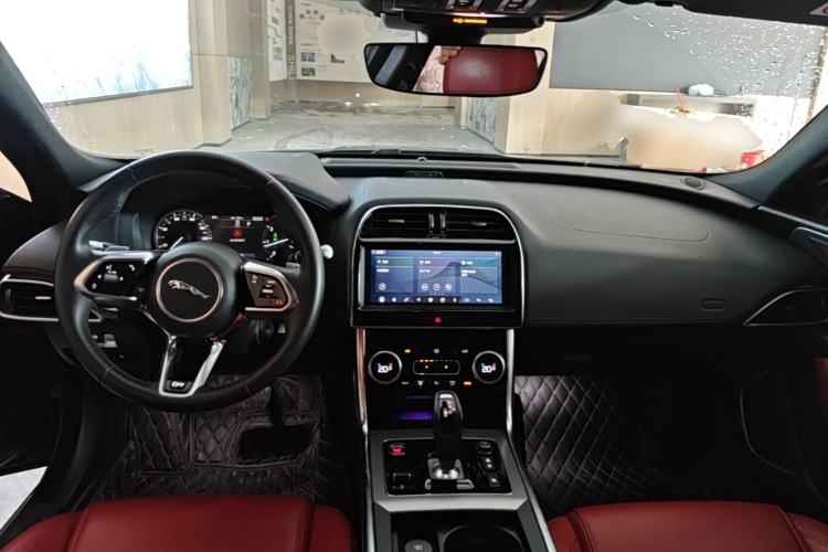 Used Jaguar XEL 2020 2.0T 200 PS R-DYNAMIC S Advanced Sport Edition Center Console
