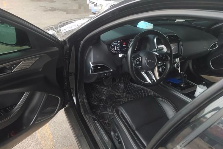 Used Jaguar XEL 2020 2.0T 200 PS R-DYNAMIC S Advanced Sport Edition Driver Seat