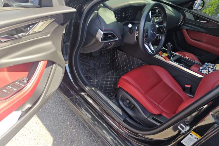 Used Jaguar XEL 2020 2.0T 200 PS R-DYNAMIC S Advanced Sport Edition Driver Seat