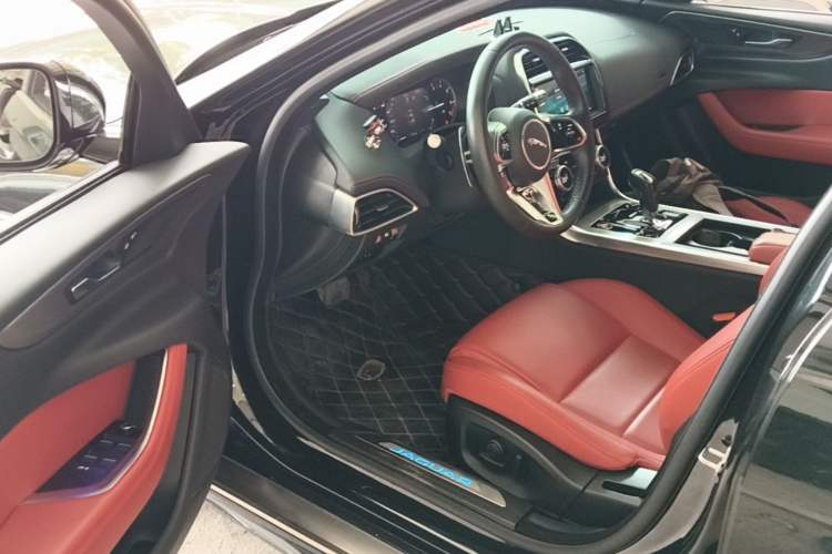 Used Jaguar XEL 2020 2.0T 200 PS R-DYNAMIC S Advanced Sport Edition Driver Seat