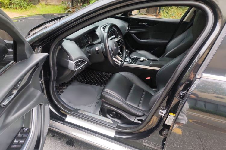 Used Jaguar XEL 2020 2.0T 200 PS S Advanced Elegance Edition Driver Seat