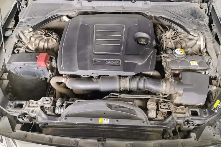 Used Jaguar XEL 2020 2.0T 200 PS R-DYNAMIC S Advanced Sport Edition Engine Bay