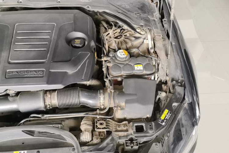 Used Jaguar XEL 2020 2.0T 200 PS R-DYNAMIC S Advanced Sport Edition Engine Bay Left