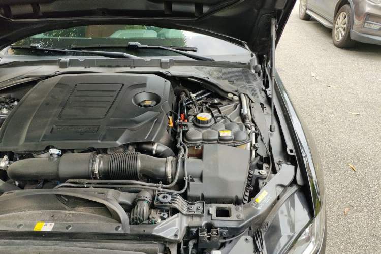 Used Jaguar XEL 2020 2.0T 200 PS R-DYNAMIC S Advanced Sport Edition Engine Bay Left