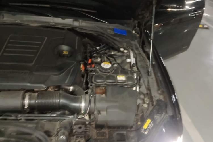 Used Jaguar XEL 2020 2.0T 200 PS R-DYNAMIC S Advanced Sport Edition Engine Bay Left