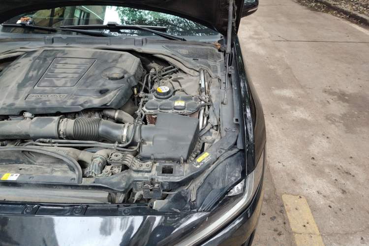 Used Jaguar XEL 2020 2.0T 200 PS R-DYNAMIC S Advanced Sport Edition Engine Bay Left