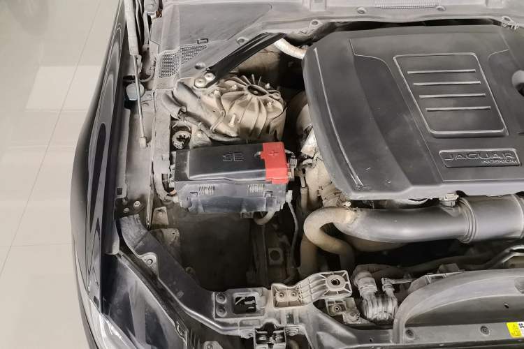 Used Jaguar XEL 2020 2.0T 200 PS R-DYNAMIC S Advanced Sport Edition Engine Bay Right