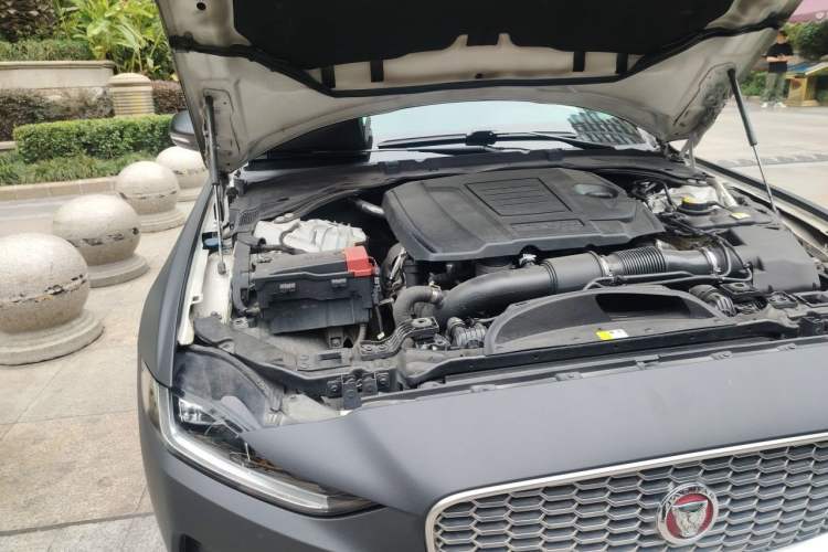Used Jaguar XEL 2020 2.0T 200 PS S Advanced Elegance Edition Engine Bay Right