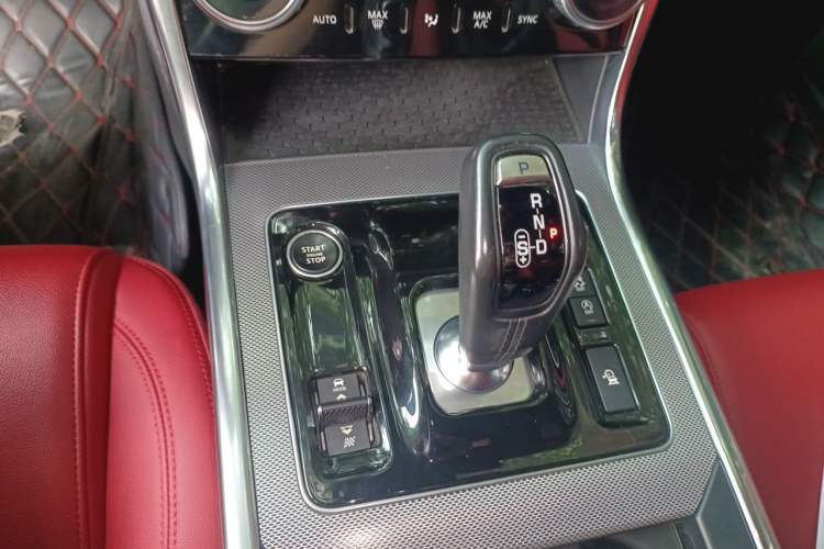 Used Jaguar XEL 2020 2.0T 200 PS R-DYNAMIC S Advanced Sport Edition Gear Lever