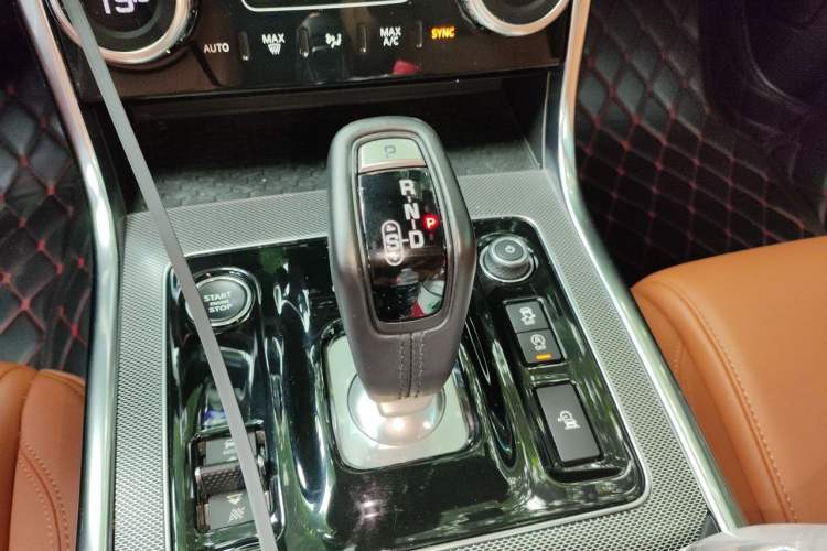 Used Jaguar XEL 2020 2.0T 200 PS R-DYNAMIC S Advanced Sport Edition Gear Lever