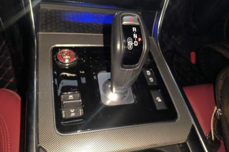 Used Jaguar XEL 2020 2.0T 200 PS R-DYNAMIC S Advanced Sport Edition Gear Lever