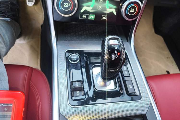 Used Jaguar XEL 2020 2.0T 200 PS R-DYNAMIC S Advanced Sport Edition Gear Lever