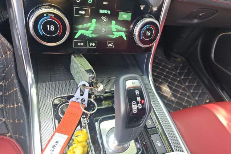 Used Jaguar XEL 2020 2.0T 200 PS R-DYNAMIC S Advanced Sport Edition Gear Lever