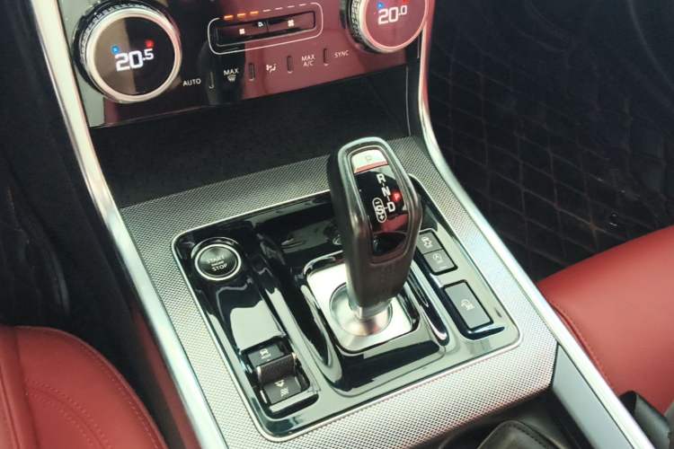 Used Jaguar XEL 2020 2.0T 200 PS R-DYNAMIC S Advanced Sport Edition Gear Lever
