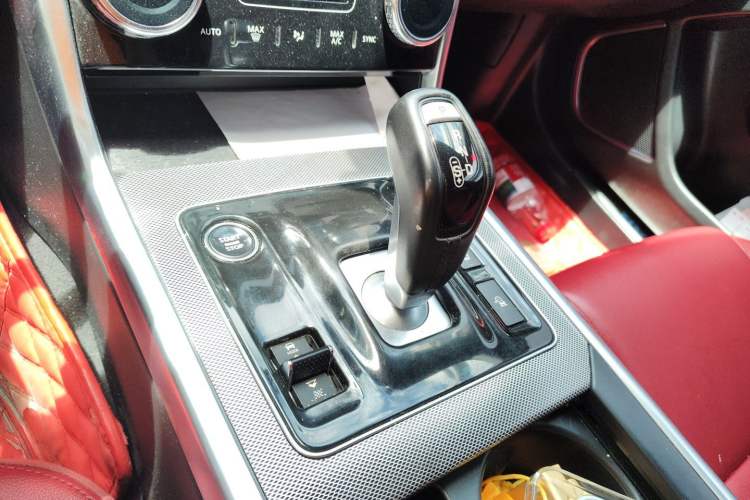 Used Jaguar XEL 2020 2.0T 200 PS R-DYNAMIC S Advanced Sport Edition Gear Lever
