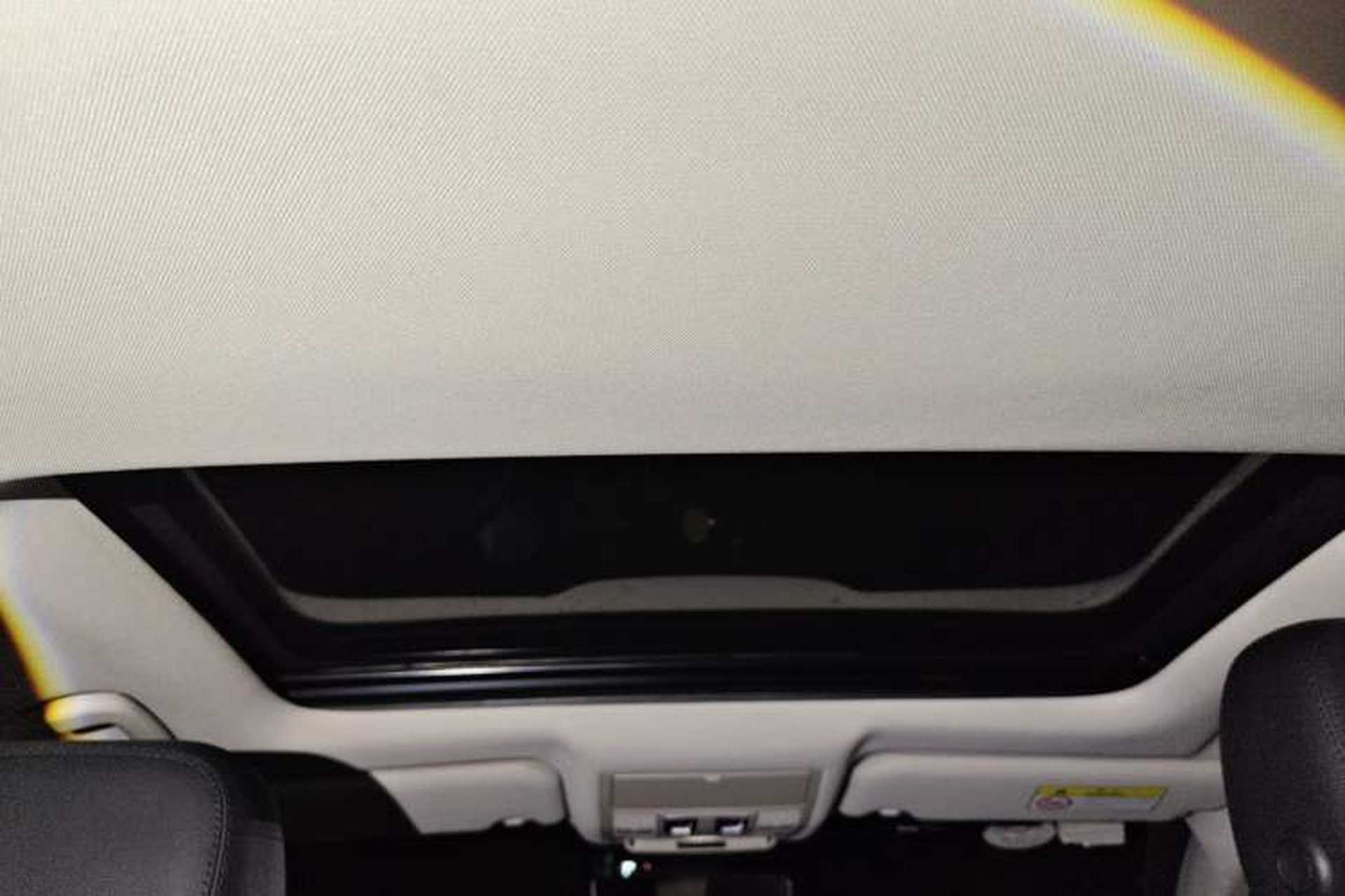 Used Jaguar XEL 2020 2.0T 200 PS S Advanced Elegance Edition Headliner