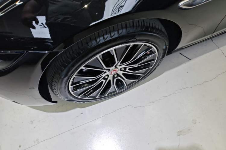 Used Jaguar XEL 2020 2.0T 200 PS Agent Exclusive Edition Left Front Wheel Hub