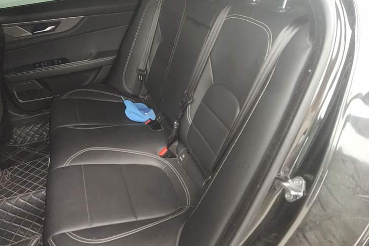Used Jaguar XEL 2020 2.0T 200 PS R-DYNAMIC S Advanced Sport Edition Left Rear Seat