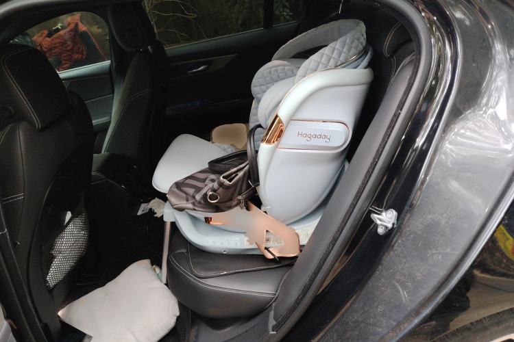 Used Jaguar XEL 2020 2.0T 200 PS R-DYNAMIC S Advanced Sport Edition Left Rear Seat