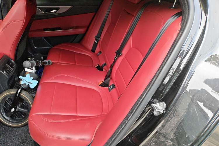 Used Jaguar XEL 2020 2.0T 200 PS R-DYNAMIC S Advanced Sport Edition Left Rear Seat