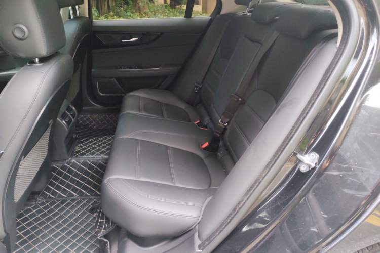 Used Jaguar XEL 2020 2.0T 200 PS S Advanced Elegance Edition Left Rear Seat