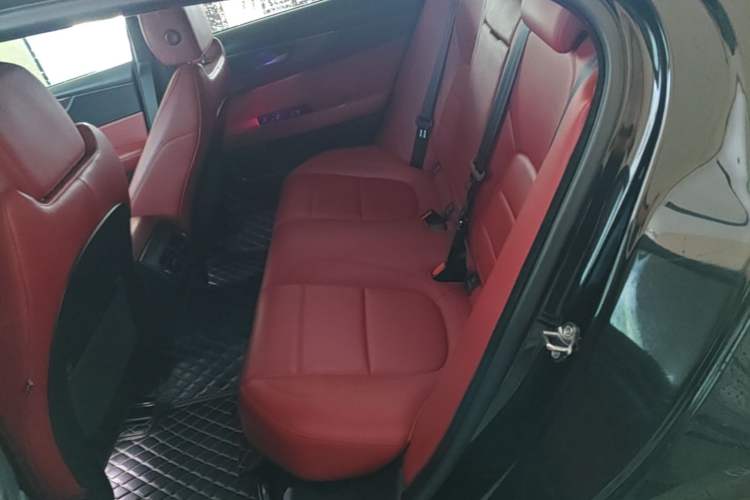 Used Jaguar XEL 2020 2.0T 200 PS R-DYNAMIC S Advanced Sport Edition Left Rear Seat