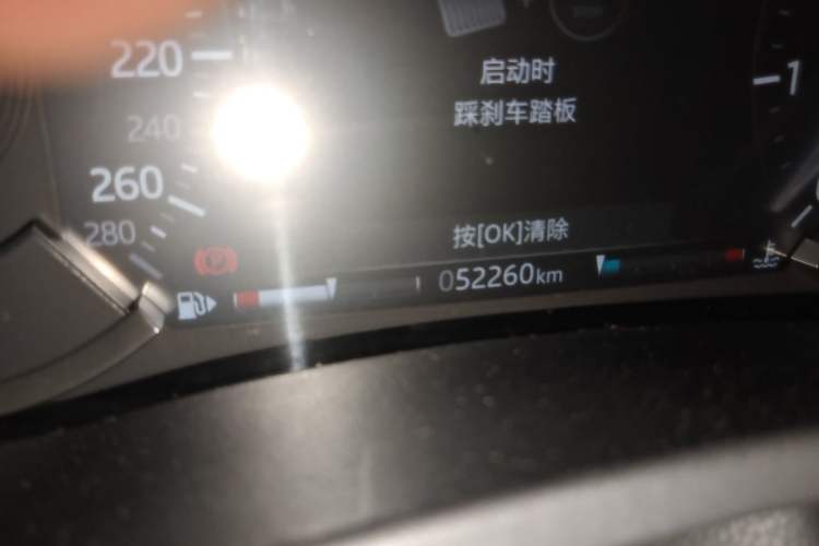 Used Jaguar XEL 2020 2.0T 200 PS R-DYNAMIC S Advanced Sport Edition Odometer Close Up