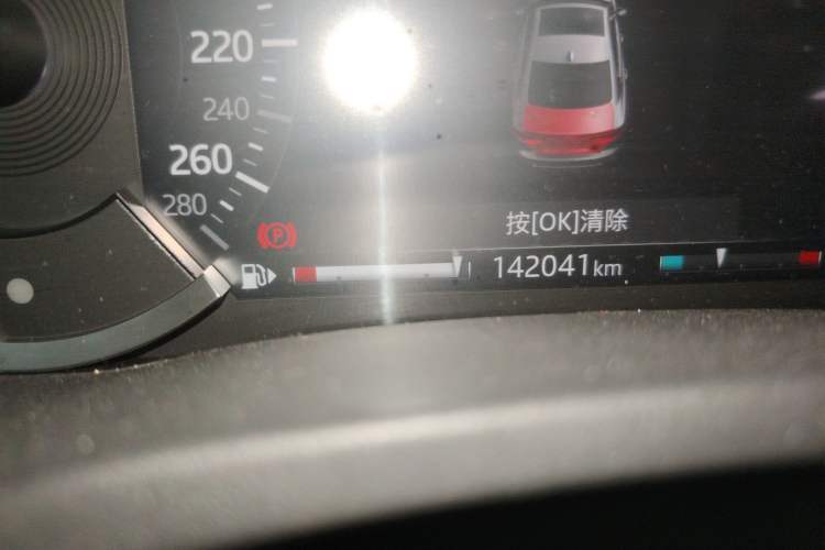 Used Jaguar XEL 2020 2.0T 200 PS R-DYNAMIC S Advanced Sport Edition Odometer Close Up