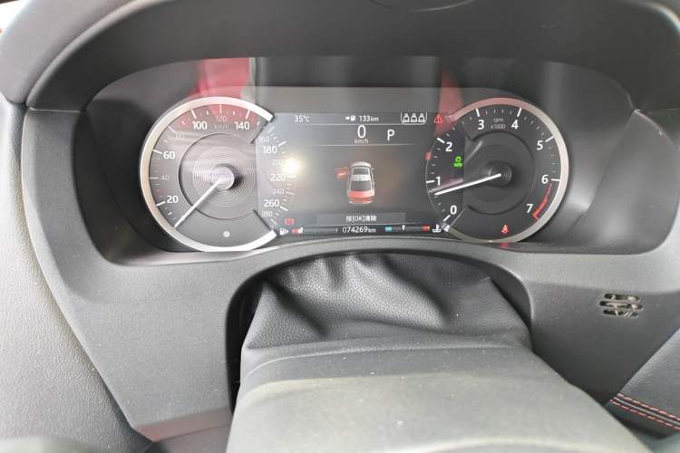 Used Jaguar XEL 2020 2.0T 200 PS R-DYNAMIC S Advanced Sport Edition Odometer Close Up