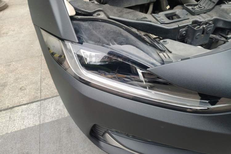 Used Jaguar XEL 2020 2.0T 200 PS S Advanced Elegance Edition Right Front Headlight