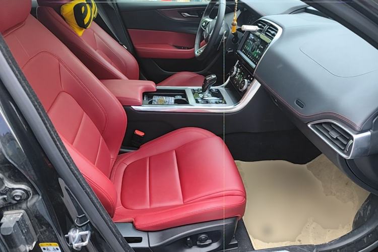 Used Jaguar XEL 2020 2.0T 200 PS R-DYNAMIC S Advanced Sport Edition Right Front Seat