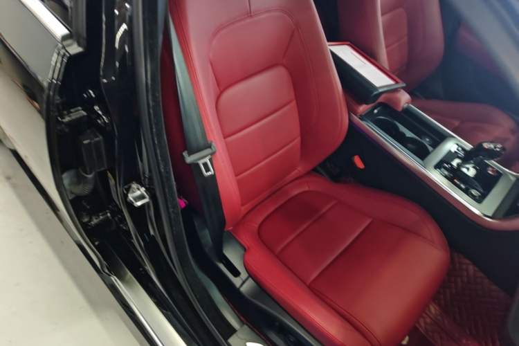 Used Jaguar XEL 2020 2.0T 200 PS Agent Exclusive Edition Right Front Seat