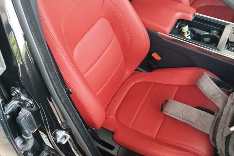 Used Jaguar XEL 2020 2.0T 200 PS R-DYNAMIC S Advanced Sport Edition Right Front Seat