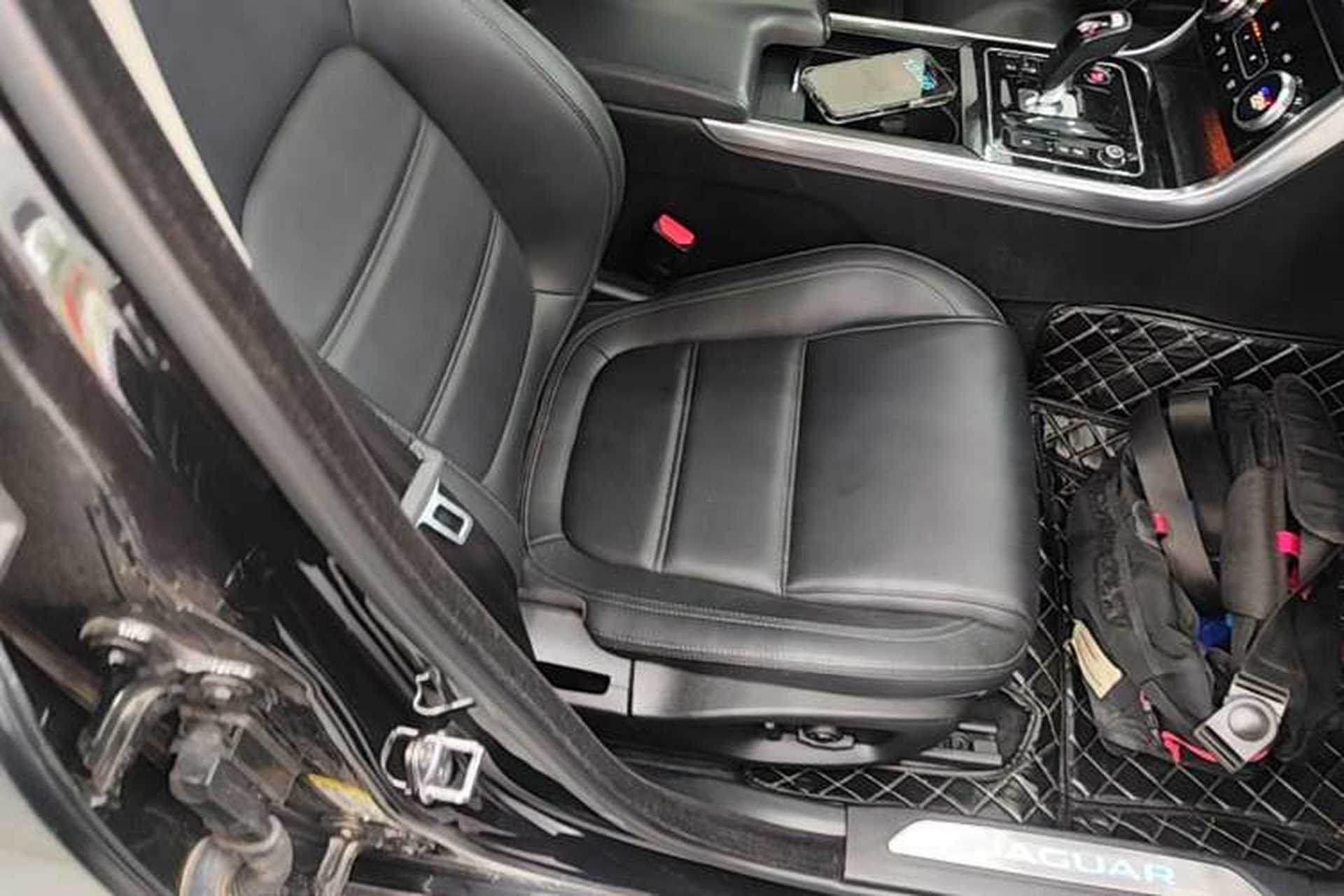 Used Jaguar XEL 2020 2.0T 200 PS S Advanced Elegance Edition Right Front Seat